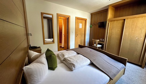 Basic Double Room