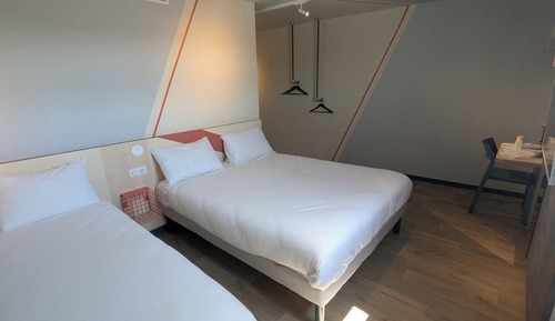 Triple Room, Multiple Beds, Accessible (Smart)