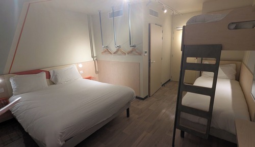 Family Room, Multiple Beds