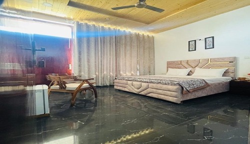 Royal Room, Balcony
