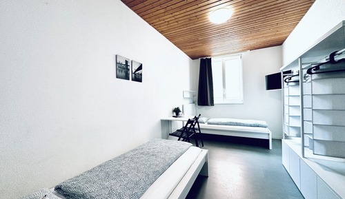 Zweibettzimmer mit Allgemeinbad