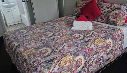 Deluxe Double Room, Private Bathroom, Garden View