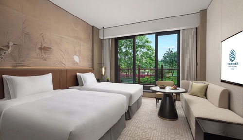 Basic Double Room, Balcony, Park View