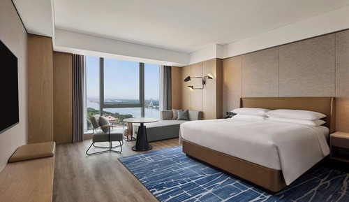 Deluxe Room, 1 King Bed, Bay View