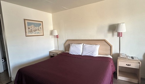 Standard Room, 1 King Bed, Non Smoking, City View