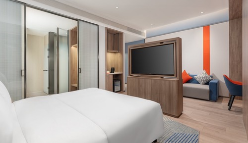 1 King Suite