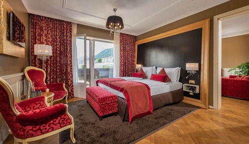 Deluxe Suite, Balcony, Mountain View