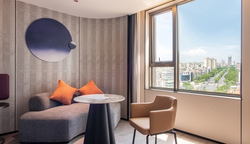 Luxury Twin Room, City View