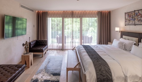 Deluxe Suite