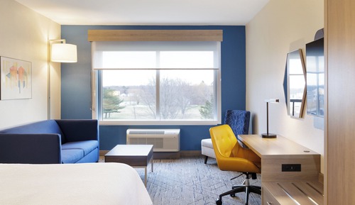 Suite, 1 King Bed with Sofa bed, Accessible Bathtub (Mobility)