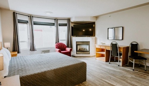 Suite, 1 King Bed