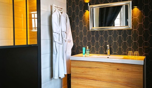 Deluxe Double Room, Ensuite, City View (Deluxe Cabine du Timonier)