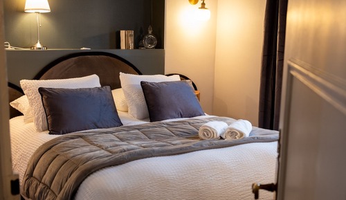 Deluxe Double Room, Ensuite, City View (Boudoir de Lady Robinson)