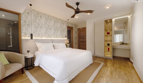 Luxury Suite, Pool View