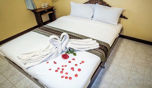 Standard Room, 1 Queen Bed