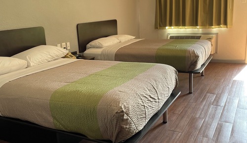 Basic Double or Twin Room, Smoking