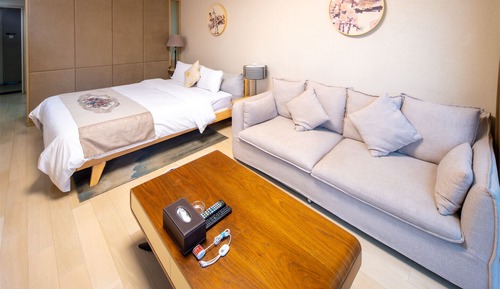 Basic Condo, City View