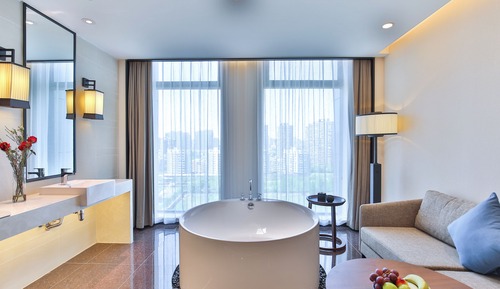 Four Seasons King Room