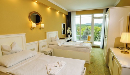 Family Twin Room, Pool View