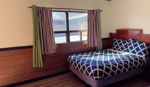 Deluxe Room, 1 Queen Bed, Refrigerator