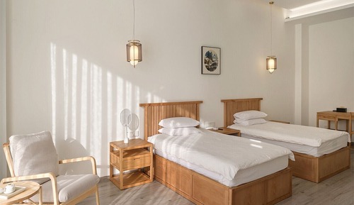 Basic Twin Room, Pool View