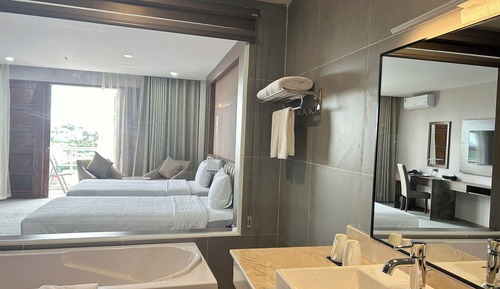 Luxury Room, City View