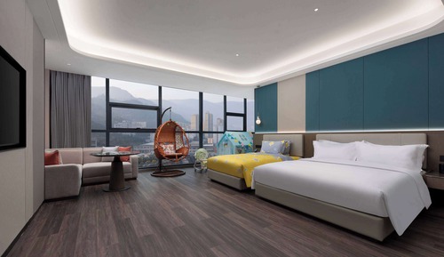 Family Room, Multiple Beds