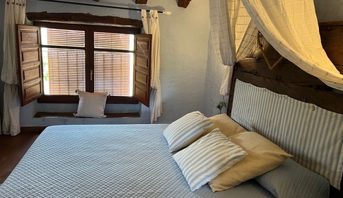 Comfort Room, 1 Queen Bed, Vineyard View