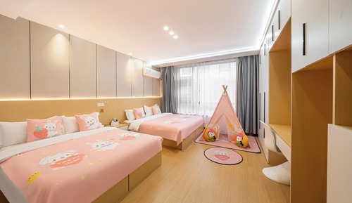 Family Twin Room