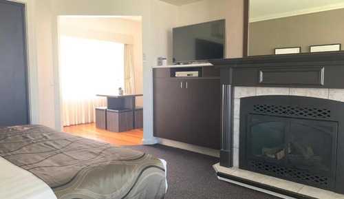 Two Bedroom Apartment with Spa Bath