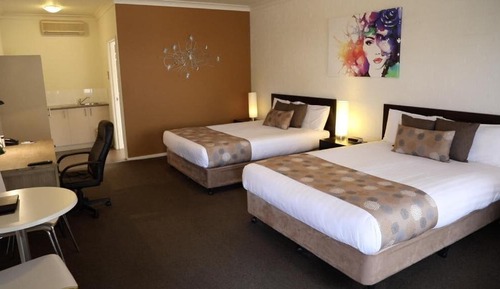 Twin Queen Suite