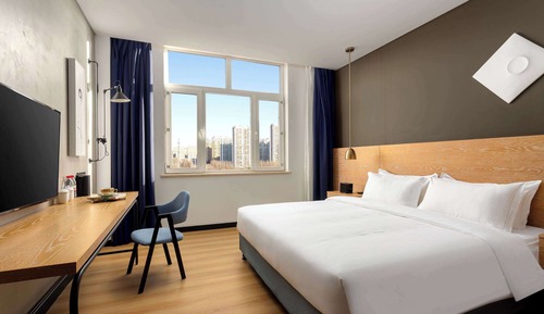Room, 1 King Bed, Non Smoking (Elegant)