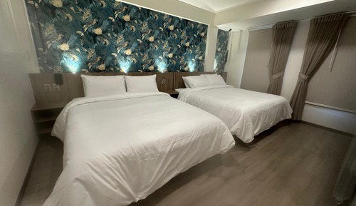 Family Room, 1 Bedroom