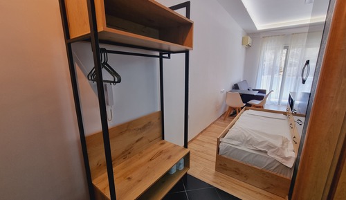 Deluxe Studio