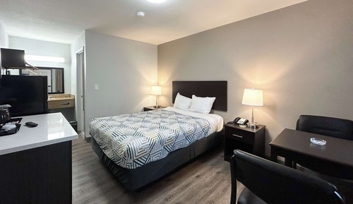 Standard Suite, 1 Queen Bed, Non Smoking