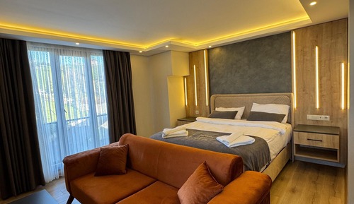 Deluxe Triple Room, Balcony, Mountain View
