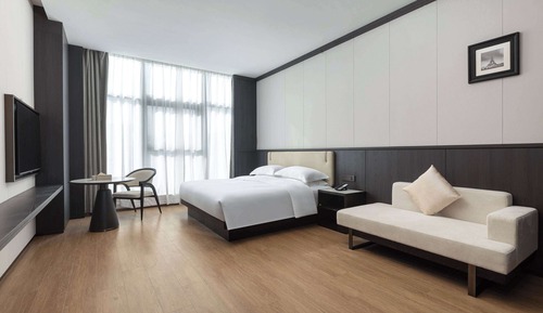 Deluxe Room, 1 King Bed, Non Smoking