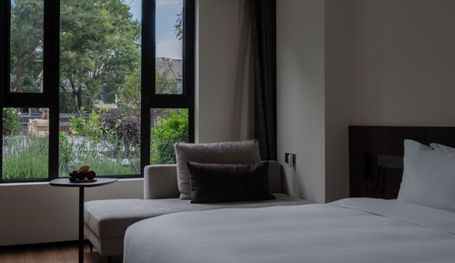 Superior Double Room, 1 Queen Bed, Smoking, Private Bathroom