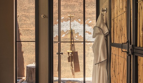 Comfort Suite, 1 King Bed, Terrace, Garden View