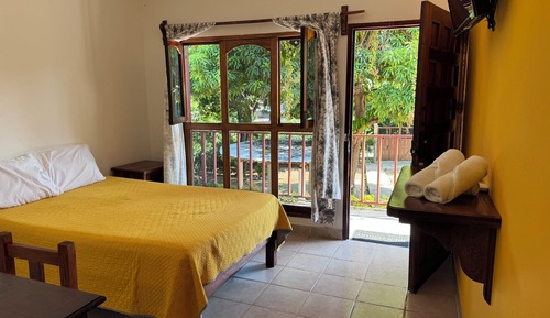 Comfort Room, Garden View