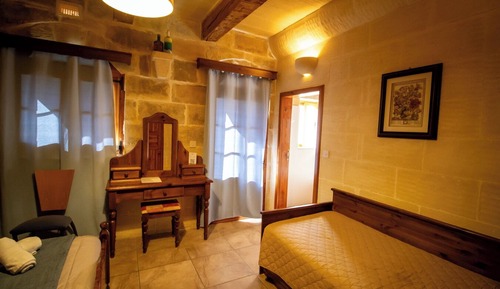 Comfort Triple Room, City View