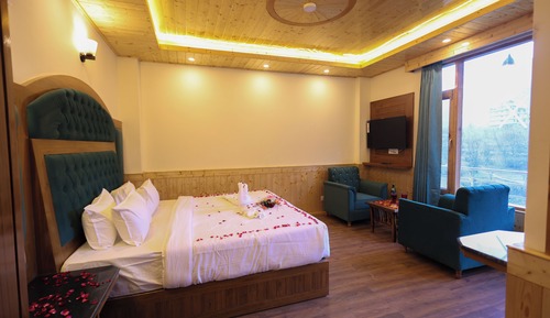 Deluxe Double Room, Balcony, Mountain View
