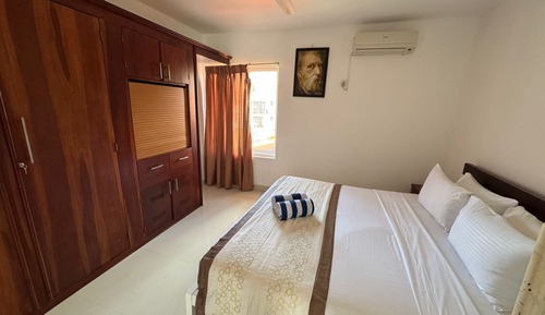 Royal Room, Sea View