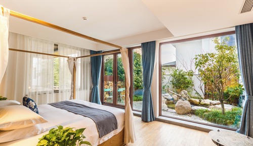 Deluxe Double Room, Garden View