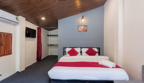 Deluxe Cottage, Patio, Garden View