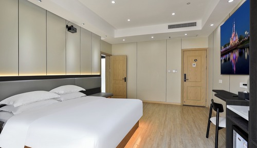 Family Studio Suite, Patio