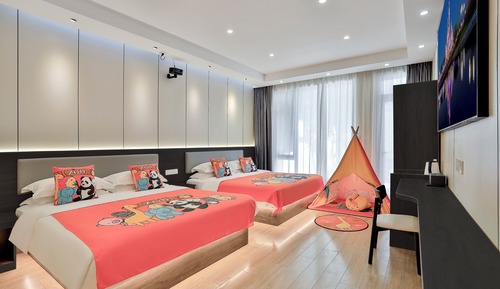 Signature Quadruple Room