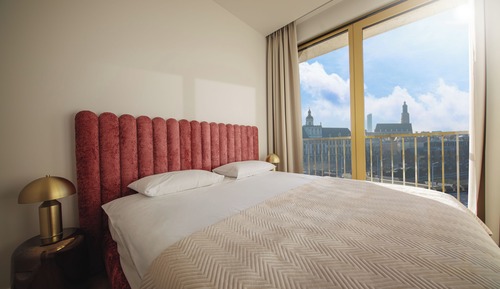 Presidental with balcony and river view