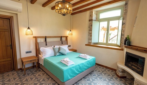 Deluxe Double Room, Garden View