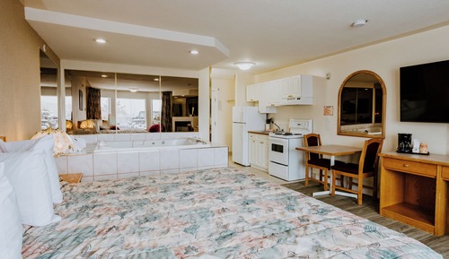 Studio Suite, 1 King Bed, Jetted Tub